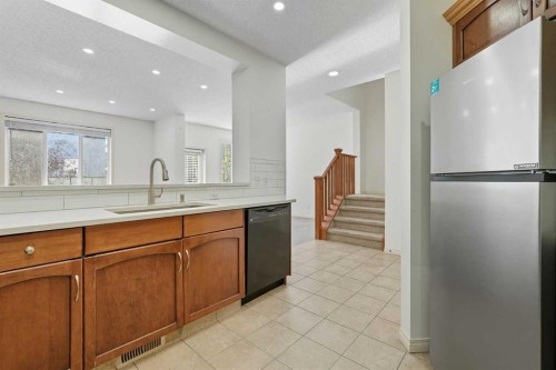 45 Everglen Crescent Sw, Calgary, AB - Indoor Photo Showing Kitchen