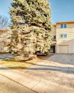 357 Point Mckay Gardens NW Calgary, AB T3B 4V8