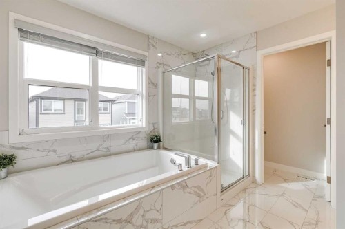 57 Magnolia Heath Se, Calgary, AB - Indoor Photo Showing Bathroom