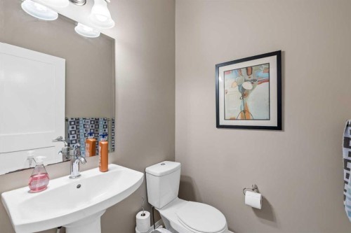 28 Panamount Common Nw, Calgary, AB - Indoor Photo Showing Bathroom