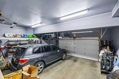 28 Panamount Common Nw, Calgary, AB - Indoor Photo Showing Garage