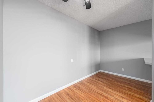 1709-4944 Dalton Drive Nw, Calgary, AB - Indoor Photo Showing Other Room