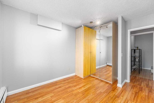 1709-4944 Dalton Drive Nw, Calgary, AB - Indoor Photo Showing Other Room
