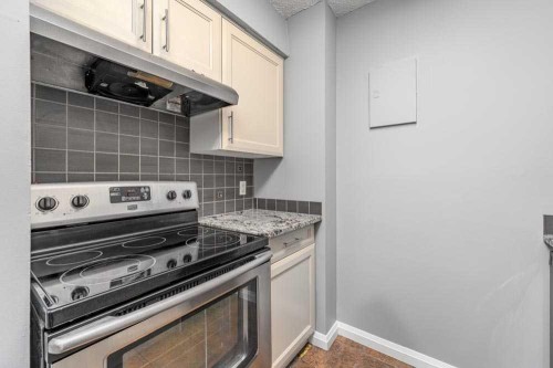 1709-4944 Dalton Drive Nw, Calgary, AB - Indoor Photo Showing Kitchen