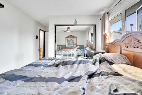 4764 Rundlewood Drive Ne, Calgary, AB - Indoor Photo Showing Bedroom