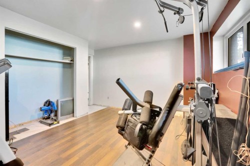 4764 Rundlewood Drive Ne, Calgary, AB - Indoor Photo Showing Gym Room