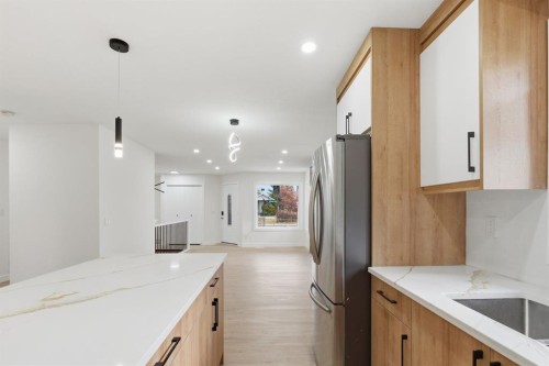 5 Del Monica Bay Ne, Calgary, AB - Indoor Photo Showing Kitchen