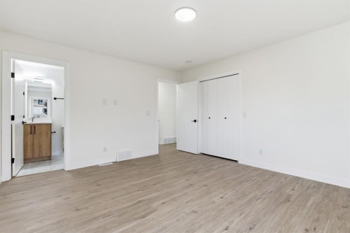 5 Del Monica Bay Ne, Calgary, AB - Indoor Photo Showing Other Room
