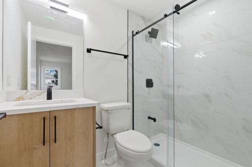 5 Del Monica Bay Ne, Calgary, AB - Indoor Photo Showing Bathroom