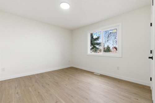 5 Del Monica Bay Ne, Calgary, AB - Indoor Photo Showing Other Room