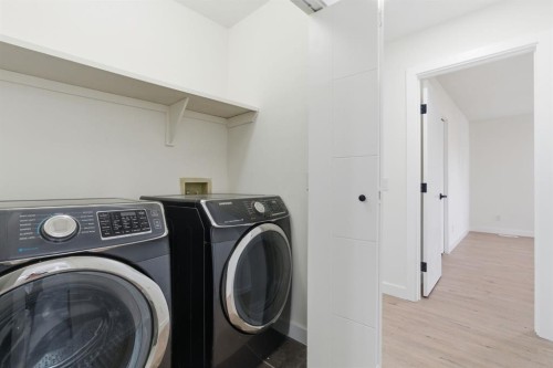 5 Del Monica Bay Ne, Calgary, AB - Indoor Photo Showing Laundry Room