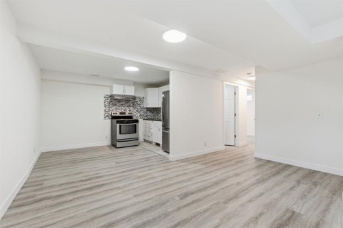 5 Del Monica Bay Ne, Calgary, AB - Indoor