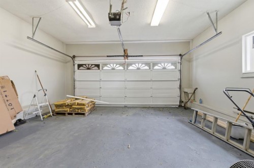 5 Del Monica Bay Ne, Calgary, AB - Indoor Photo Showing Garage