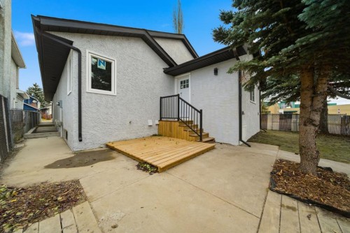 5 Del Monica Bay Ne, Calgary, AB - Outdoor With Exterior