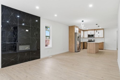 5 Del Monica Bay Ne, Calgary, AB - Indoor Photo Showing Kitchen