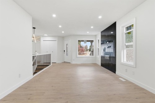 5 Del Monica Bay Ne, Calgary, AB - Indoor Photo Showing Other Room