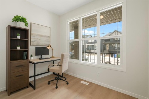 135 Creekview Gardens Sw, Calgary, AB - Indoor Photo Showing Office