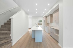 135 Creekview Gardens SW Calgary, AB T2X 5X7