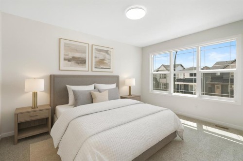 135 Creekview Gardens Sw, Calgary, AB - Indoor Photo Showing Bedroom