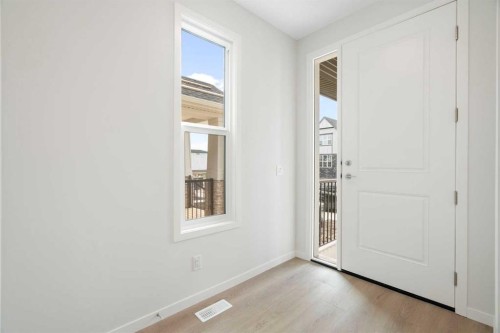 135 Creekview Gardens Sw, Calgary, AB - Indoor Photo Showing Other Room