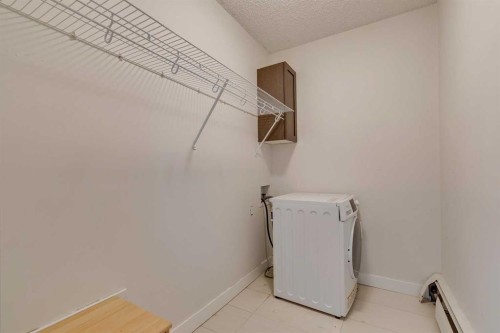 401-2203 14 Street Sw, Calgary, AB - Indoor Photo Showing Laundry Room