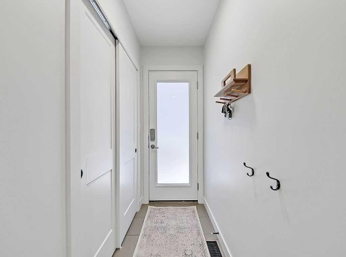 2-2127 34 Avenue Sw, Calgary, AB - Indoor Photo Showing Other Room