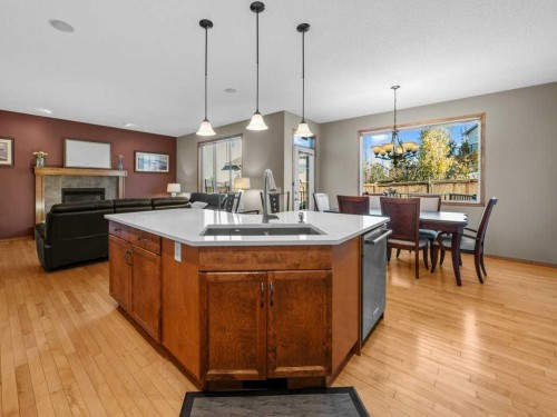 108 Pantego Rise Nw, Calgary, AB - Indoor Photo Showing Kitchen
