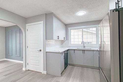 24 Rundleson Way Ne, Calgary, AB - Indoor