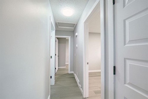 24 Rundleson Way Ne, Calgary, AB - Indoor Photo Showing Other Room