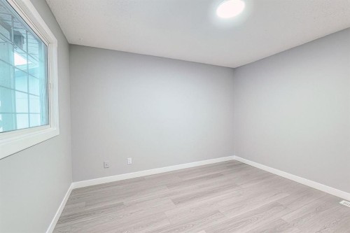 24 Rundleson Way Ne, Calgary, AB - Indoor Photo Showing Other Room