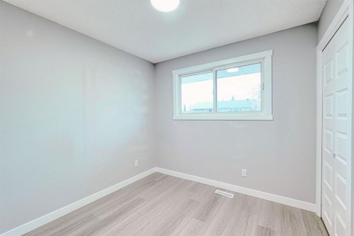 24 Rundleson Way Ne, Calgary, AB - Indoor Photo Showing Other Room
