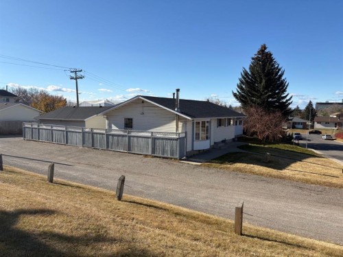 24 Rundleson Way Ne, Calgary, AB - Outdoor