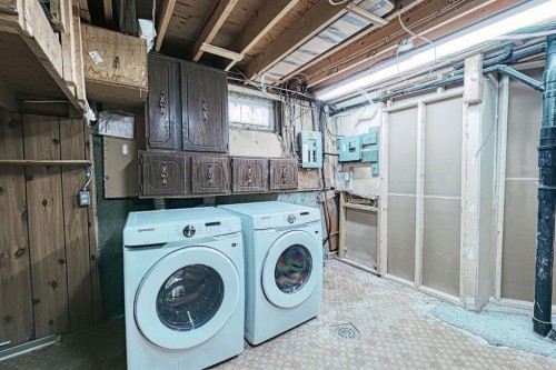 24 Rundleson Way Ne, Calgary, AB - Indoor Photo Showing Laundry Room
