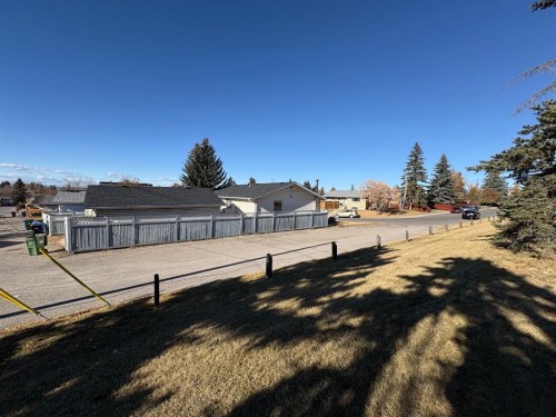 24 Rundleson Way Ne, Calgary, AB - Outdoor