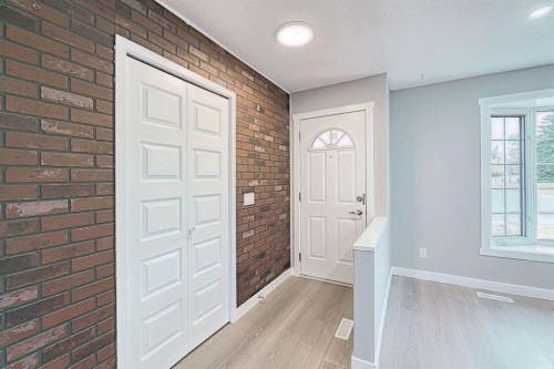 24 Rundleson Way Ne, Calgary, AB - Indoor Photo Showing Other Room