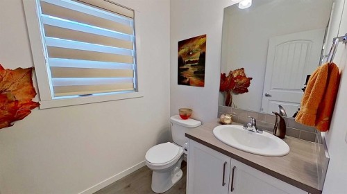 132 Legacy Point Se, Calgary, AB - Indoor Photo Showing Bathroom