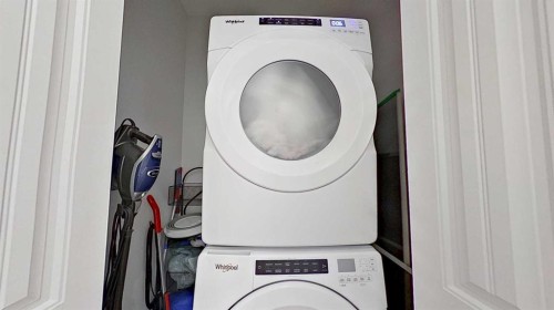 132 Legacy Point Se, Calgary, AB - Indoor Photo Showing Laundry Room