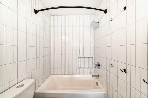 12650 Coventry Hills Way Ne, Calgary, AB - Indoor Photo Showing Bathroom