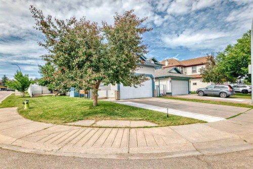 12650 Coventry Hills Way Ne, Calgary, AB - Outdoor