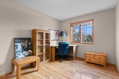 104 Hampshire Close Nw, Calgary, AB - Indoor Photo Showing Office