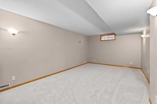 104 Hampshire Close Nw, Calgary, AB - Indoor Photo Showing Other Room