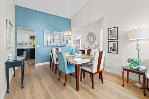 104 Hampshire Close Nw, Calgary, AB - Indoor Photo Showing Dining Room