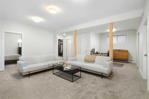 238 Somerglen Way Sw, Calgary, AB - Indoor Photo Showing Living Room