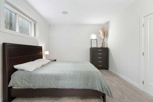 238 Somerglen Way Sw, Calgary, AB - Indoor Photo Showing Bedroom