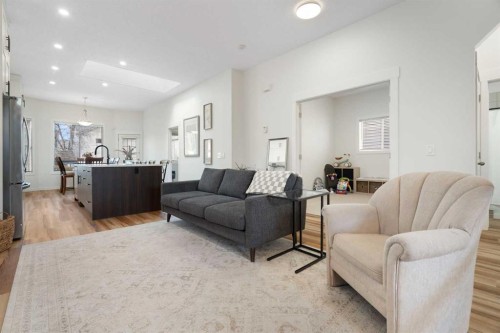 238 Somerglen Way Sw, Calgary, AB - Indoor Photo Showing Living Room
