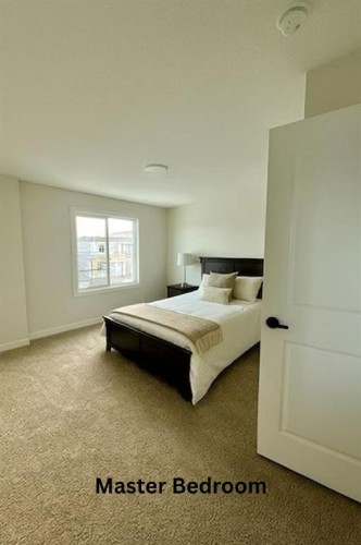 3151 Chinook Winds Drive Sw, Airdrie, AB - Indoor Photo Showing Bedroom