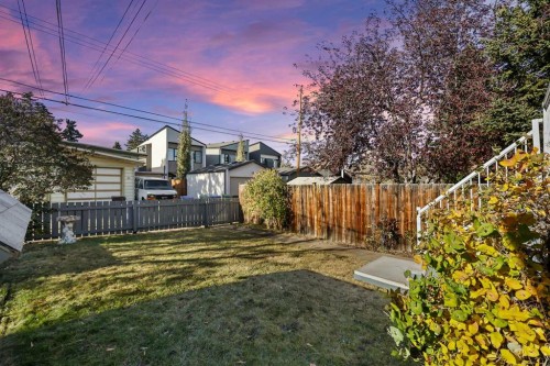 1613 43 Street Sw, Calgary, AB - Outdoor