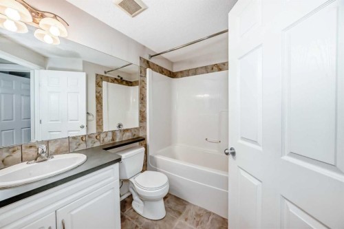 205 Panora Close Nw, Calgary, AB - Indoor Photo Showing Bathroom
