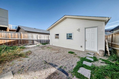 205 Panora Close Nw, Calgary, AB - Outdoor With Exterior