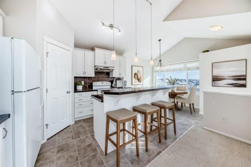 205 Panora Close Nw, Calgary, AB - Indoor Photo Showing Kitchen
